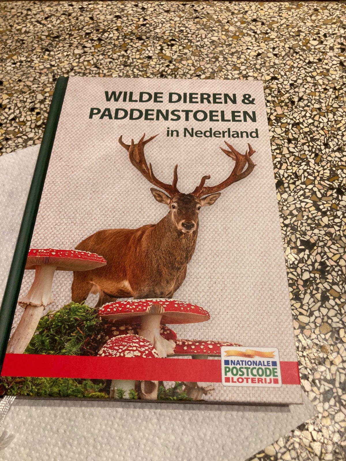 Wilde dieren en paddenstoelen, Boeken, Natuur, Ophalen of Verzenden, Zo goed als nieuw, Natuur algemeen
