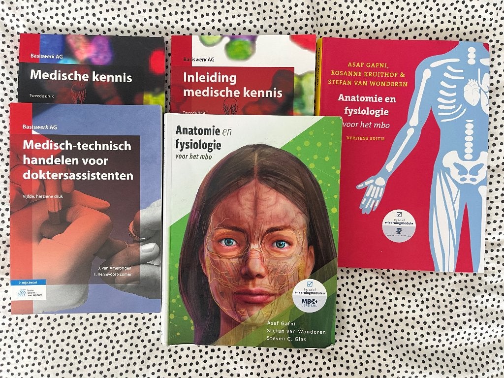 Boeken mbo doktersassistente, Boeken, Studieboeken en Cursussen, Zo goed als nieuw, MBO, Beta, Ophalen of Verzenden