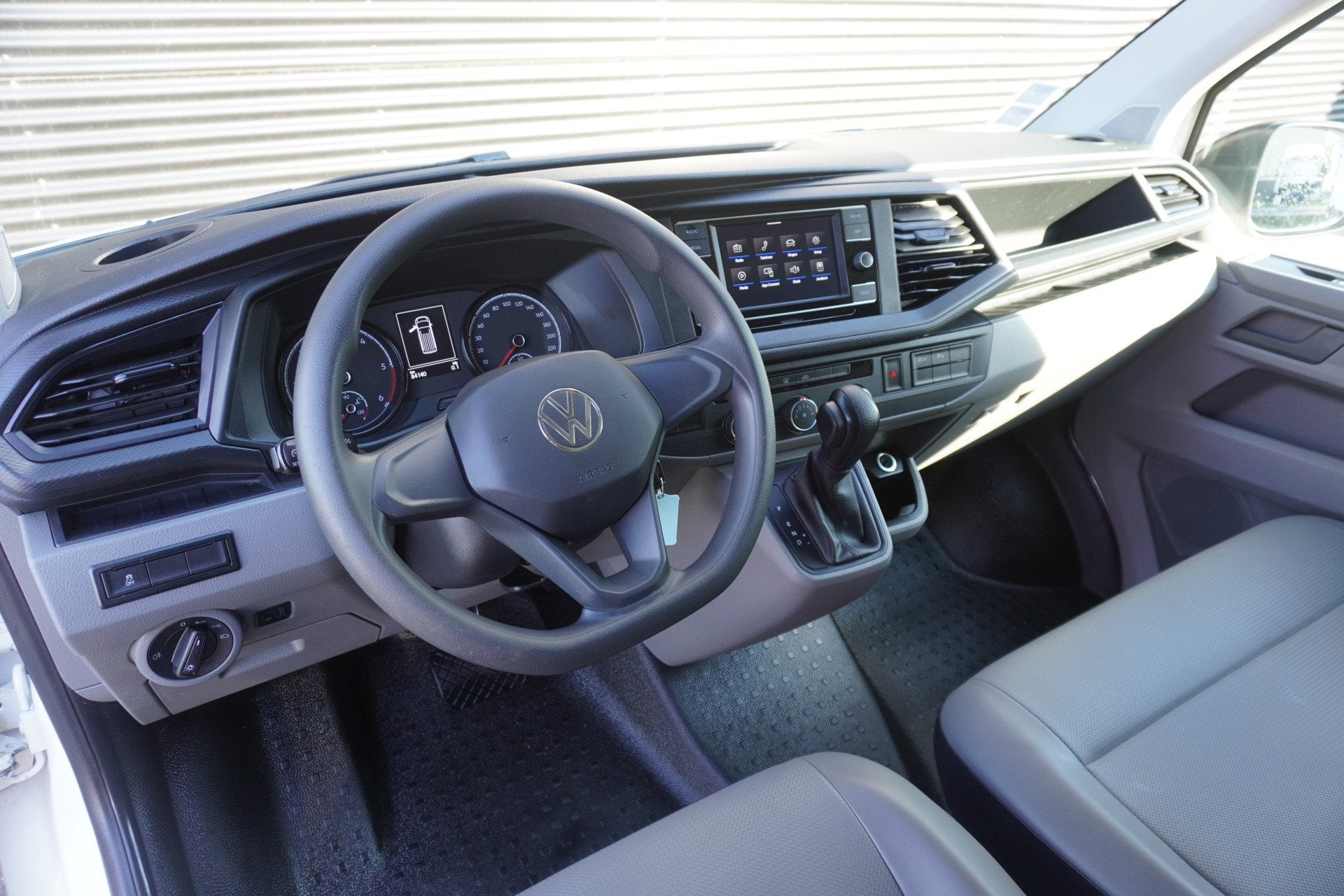 Volkswagen Transporter 150pk Automaat L1H1 Apple Carplay Par, Auto's, Euro 6, 4 cilinders, 150 pk, Volkswagen