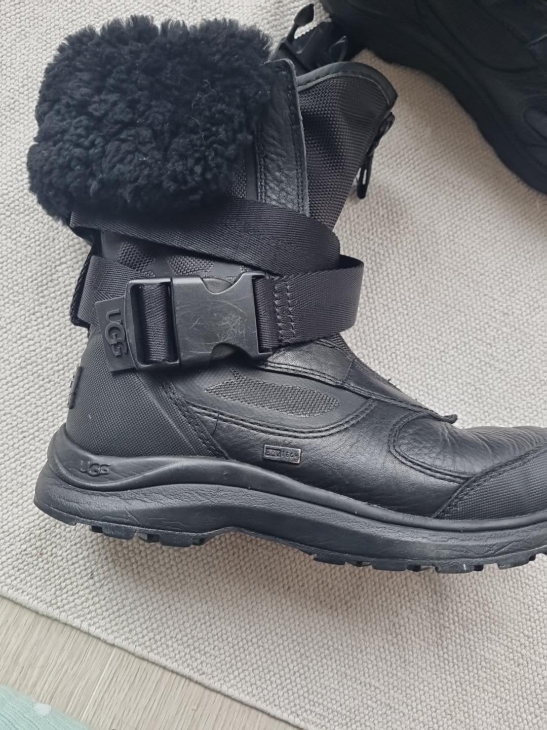 UGG Tahoe drytech Boots - Winterlaarzen 36,5 37, UGG, Zwart, Lage of Enkellaarzen, Ophalen of Verzenden