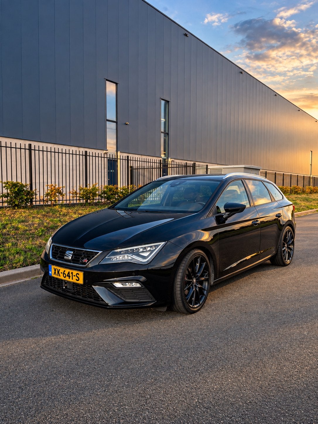 SEAT Leon station FR 1.5 business intense 2019, Auto's, Zwart, Leon, Zwart, Stationwagon