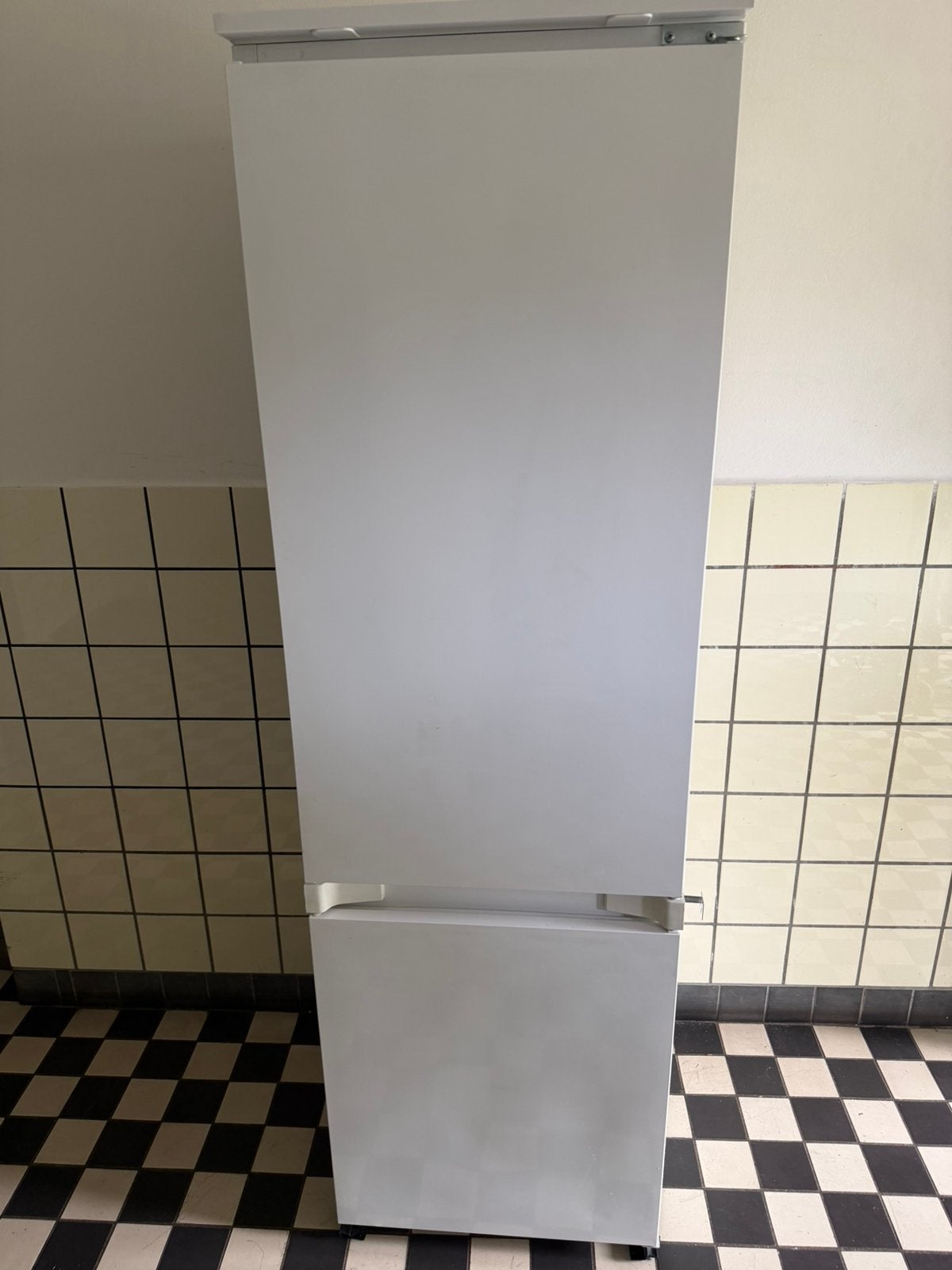 Mooie Bauknecht inbouw koelkast 6 jaar VASTE PRIJS 70 EURO, Zonder vriesvak, 200 liter of meer, Zo goed als nieuw, 160 cm of meer
