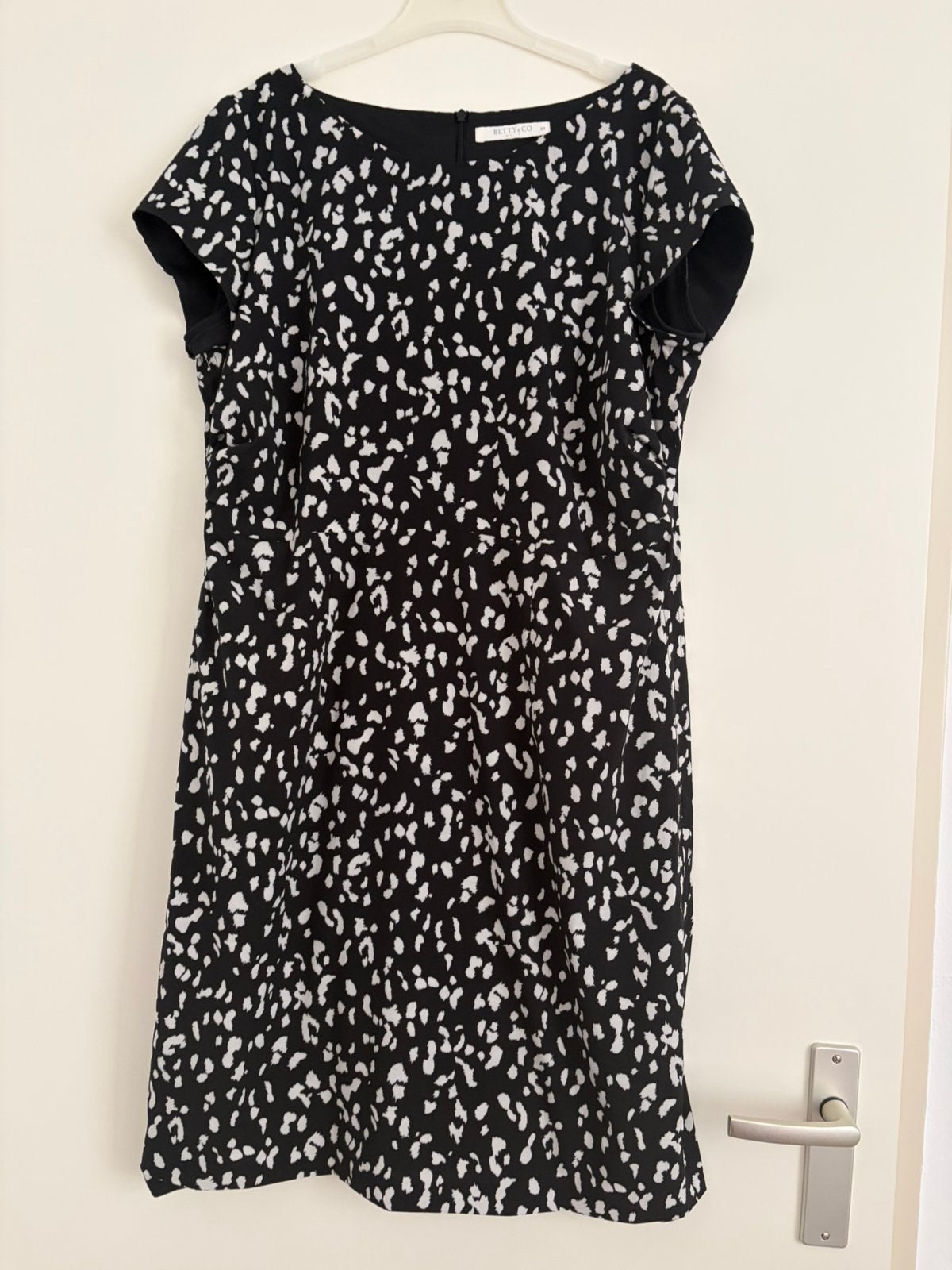 Betty & co leuke zwart witte jurk maat 44, Zwart, Maat 42/44 (L), Ophalen of Verzenden, Knielengte