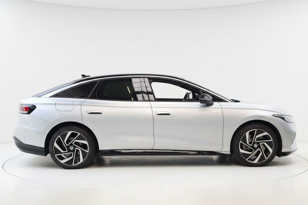 Volkswagen ID.7 Pro Business 77 kWh|Full options|LED Matrix|, Auto's, Volkswagen, Gebruikt, Zwart, Alcantara, Zilver of Grijs