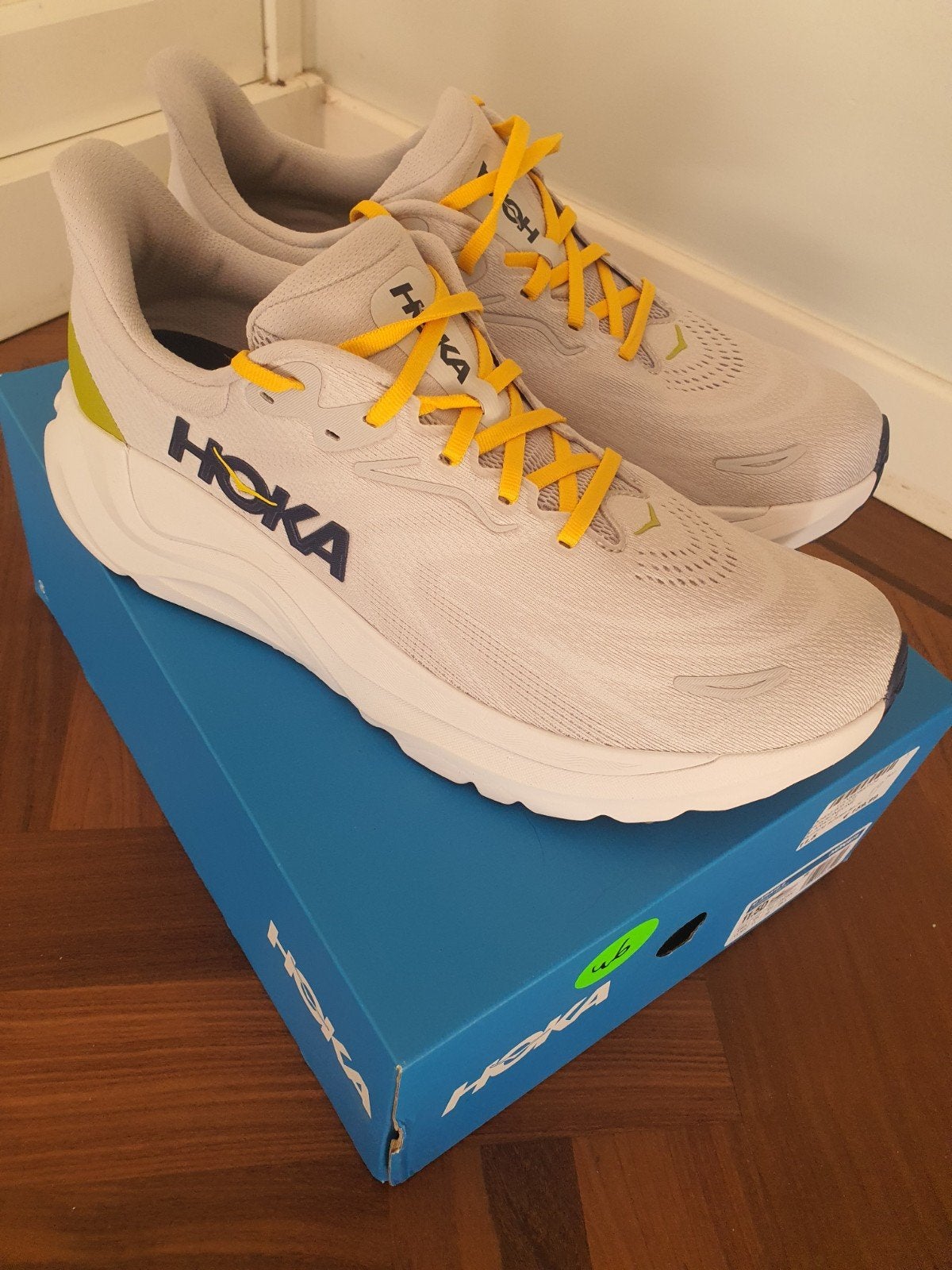 Hoka Arahi 8 hardloopschoenen - Nieuw in doos, Overige merken, Hardloopschoenen, Nieuw, Ophalen of Verzenden