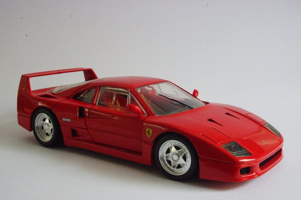 Hotwheels 1:18 Ferrari F40, Hobby en Vrije tijd, Ophalen of Verzenden, Zo goed als nieuw, Auto, Hot Wheels
