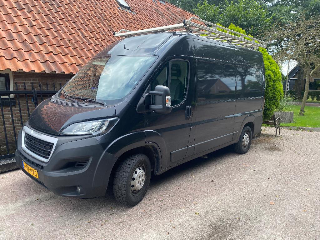 Peugeot Boxer GB 335 L2h2 Bluehdi 165PK S&S 2021 Zwart, 164 pk, 4 cilinders, 2500 kg, Zwart