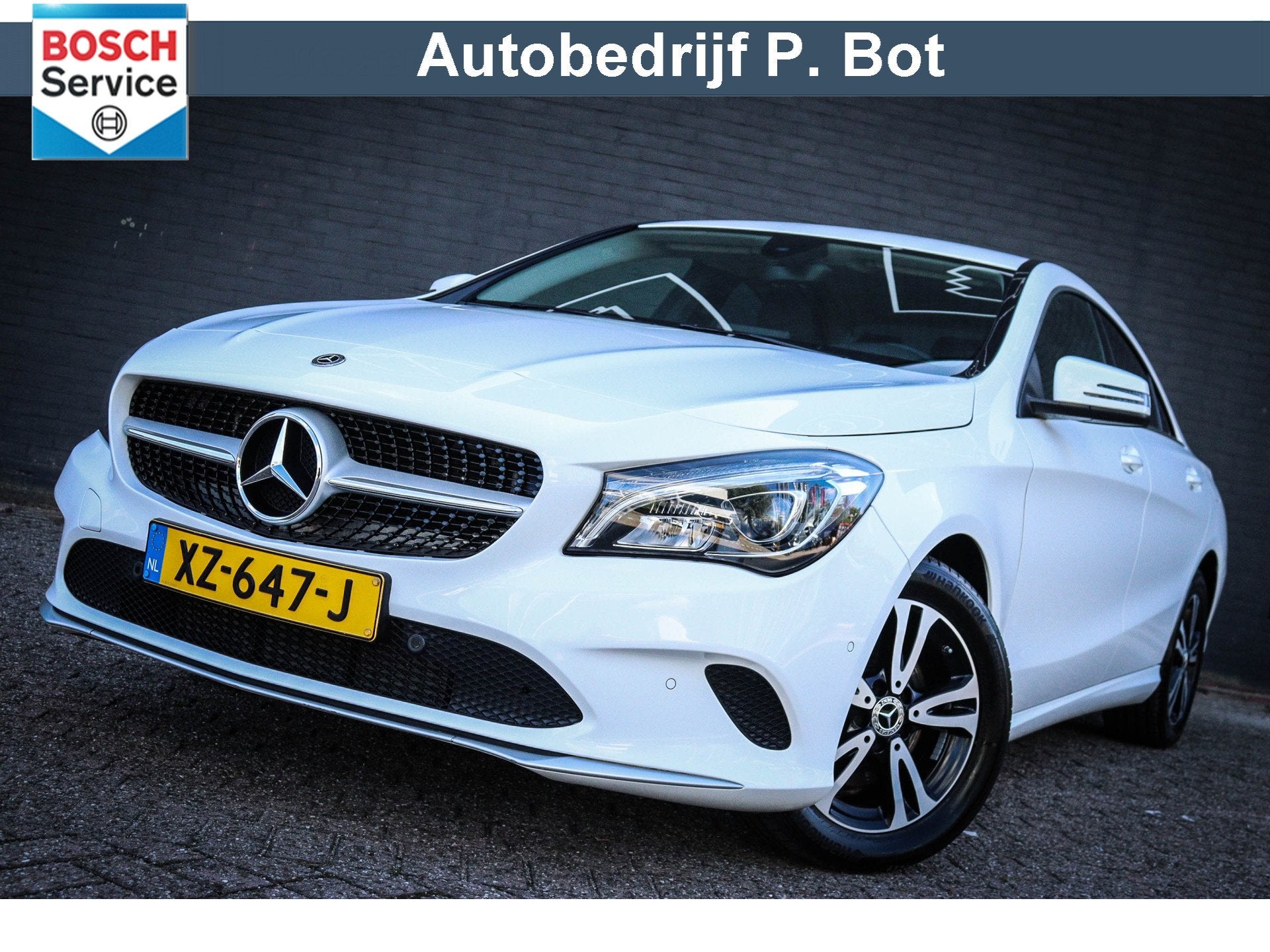 Mercedes-Benz CLA-Klasse 180 Ambition Navi/Camera/CruiseCont, Auto's, Gebruikt, 4 cilinders, 715 kg, Leder en Stof