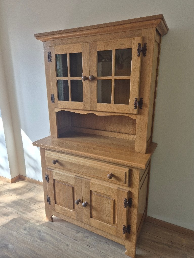 Mooie Eikenhouten buffetkast meubelfabriek Oisterwijk, Huis en Inrichting, Ophalen, Eikenhout Meubelfabriek Oisterwijk, Eikenhout