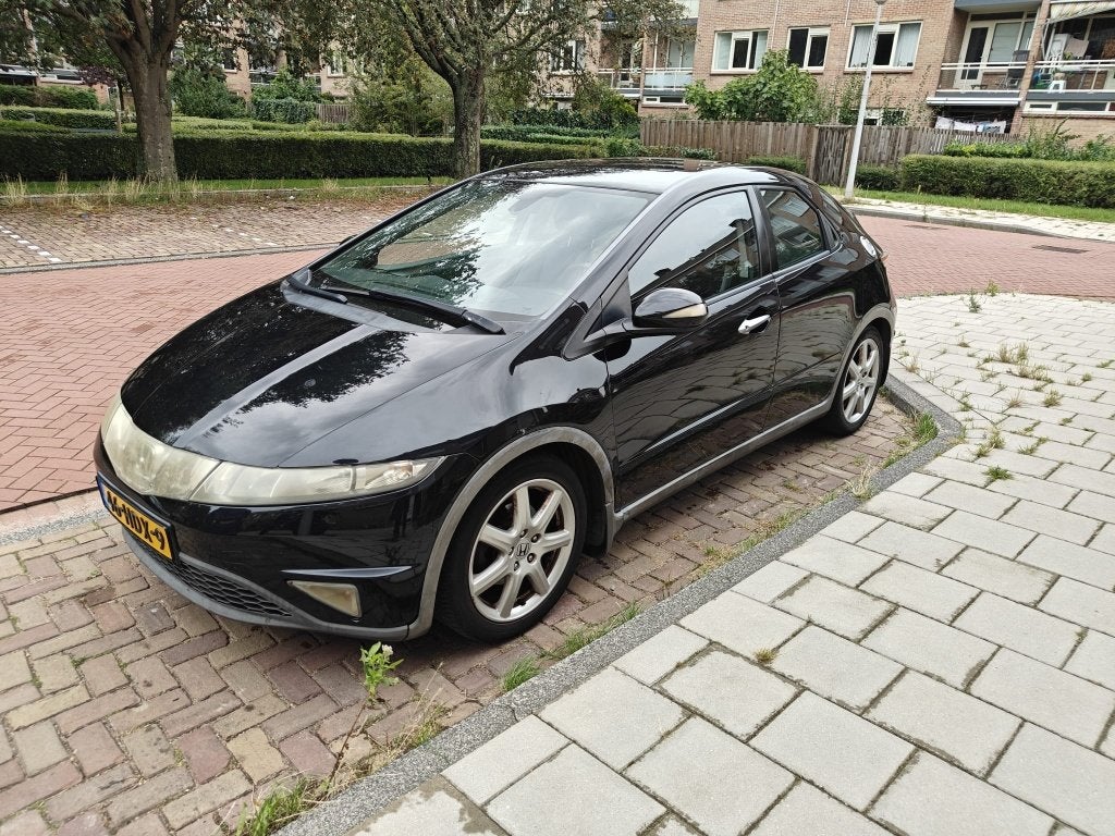 Honda Civic 1.8 i-VTEC Executive | APK 04-2027, Voorwielaandrijving, Zwart, 4 cilinders, Zwart