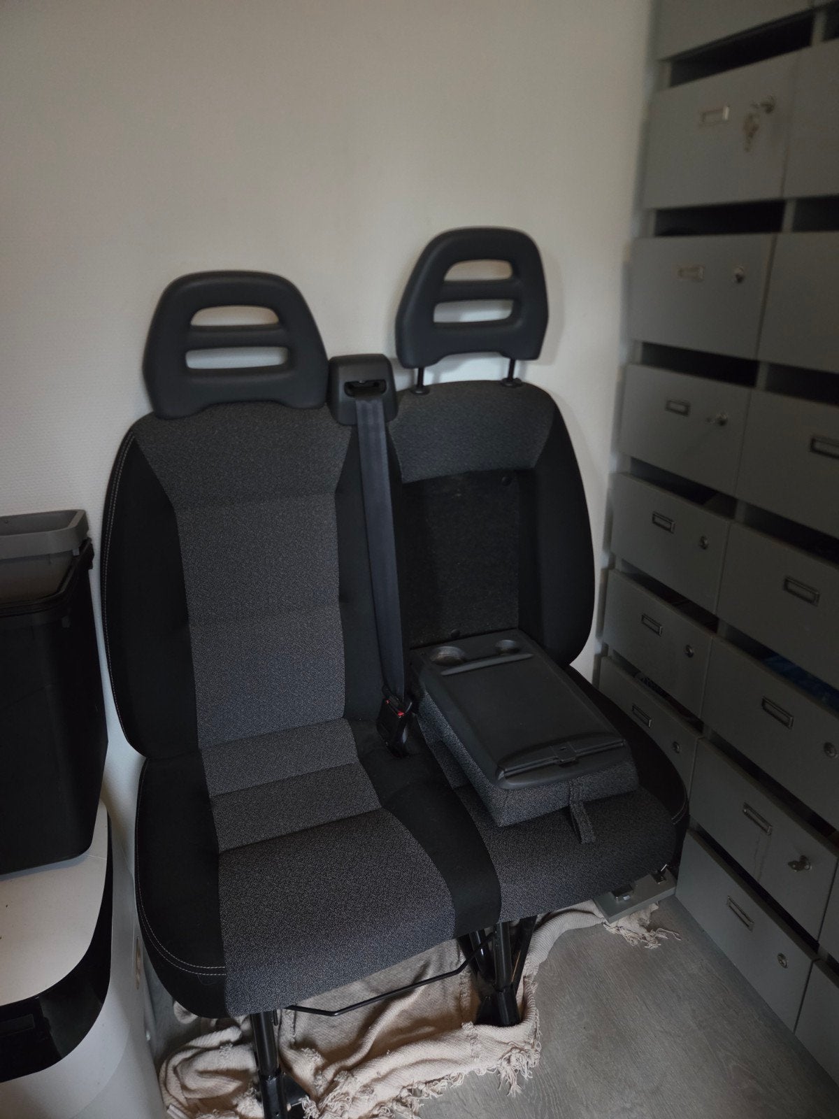 Fiat Ducato dubbele passagiersbank – nette staat
Te koop aan, Auto-onderdelen, Ophalen, Fiat