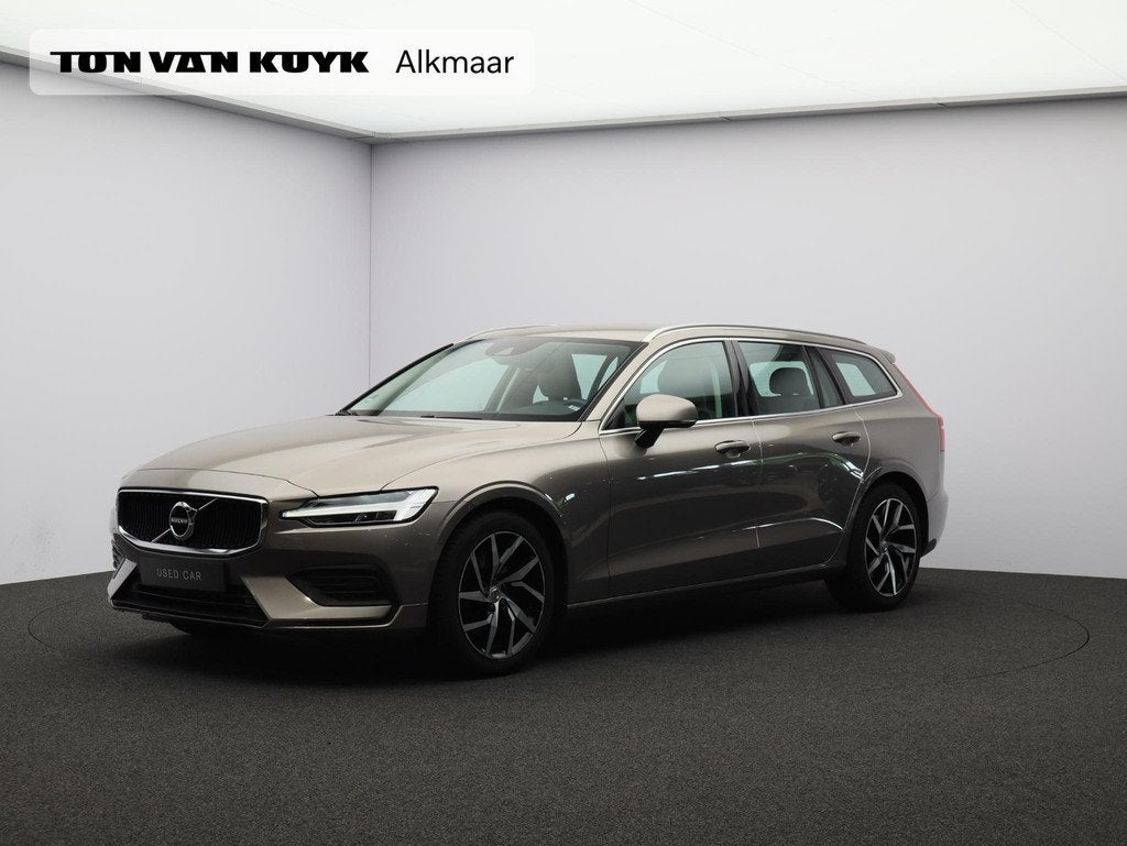 Volvo V60 2.0 T5 Momentum Pro / Adaptive Cruise / Pilot Assi, Auto's, 15 km/l, Euro 6, 4 cilinders, Leder en Stof
