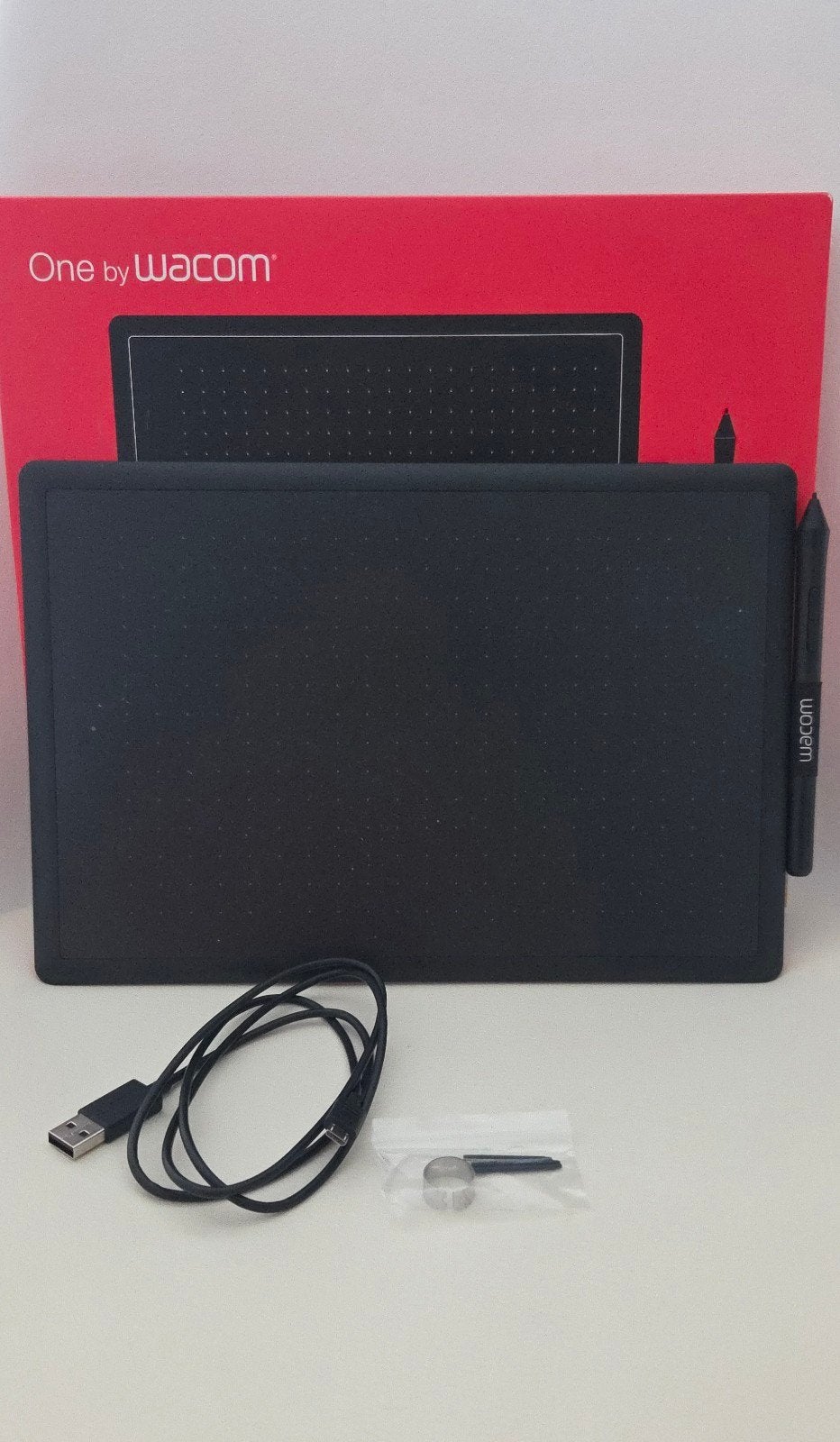 Wacom One by Wacom Medium (CTL-672-N) - Zwart/Rood, Ophalen of Verzenden, Zo goed als nieuw, Bedraad, Wacom One
