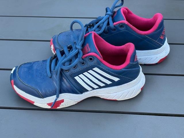 K-Swiss jongens tennisschoenen / padel maat 37 blauw, Sport en Fitness, Tennis, Schoenen, Ophalen of Verzenden, Zo goed als nieuw