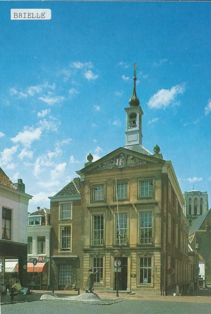 Ansichtkaart Brielle Stadhuis - Ongelopen, Verzamelen, Verzenden, 1980 tot heden, Ongelopen, Zuid-Holland