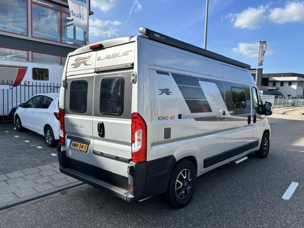 Laika Kosmo H, Caravans en Kamperen, Automaat, Chemisch toilet, Buscamper of Camperbus, Luifel