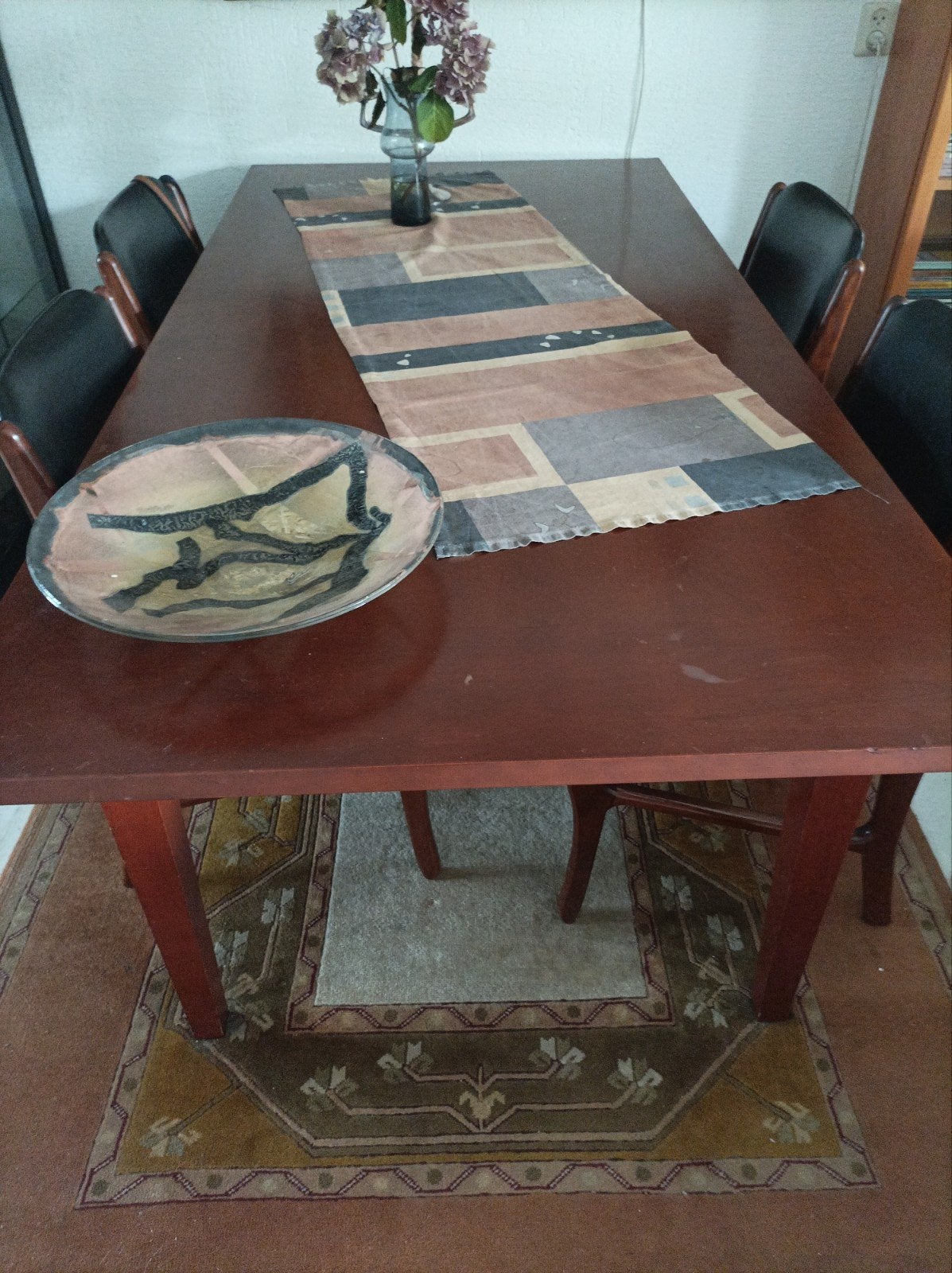 Kersenhout Tafel, Ophalen