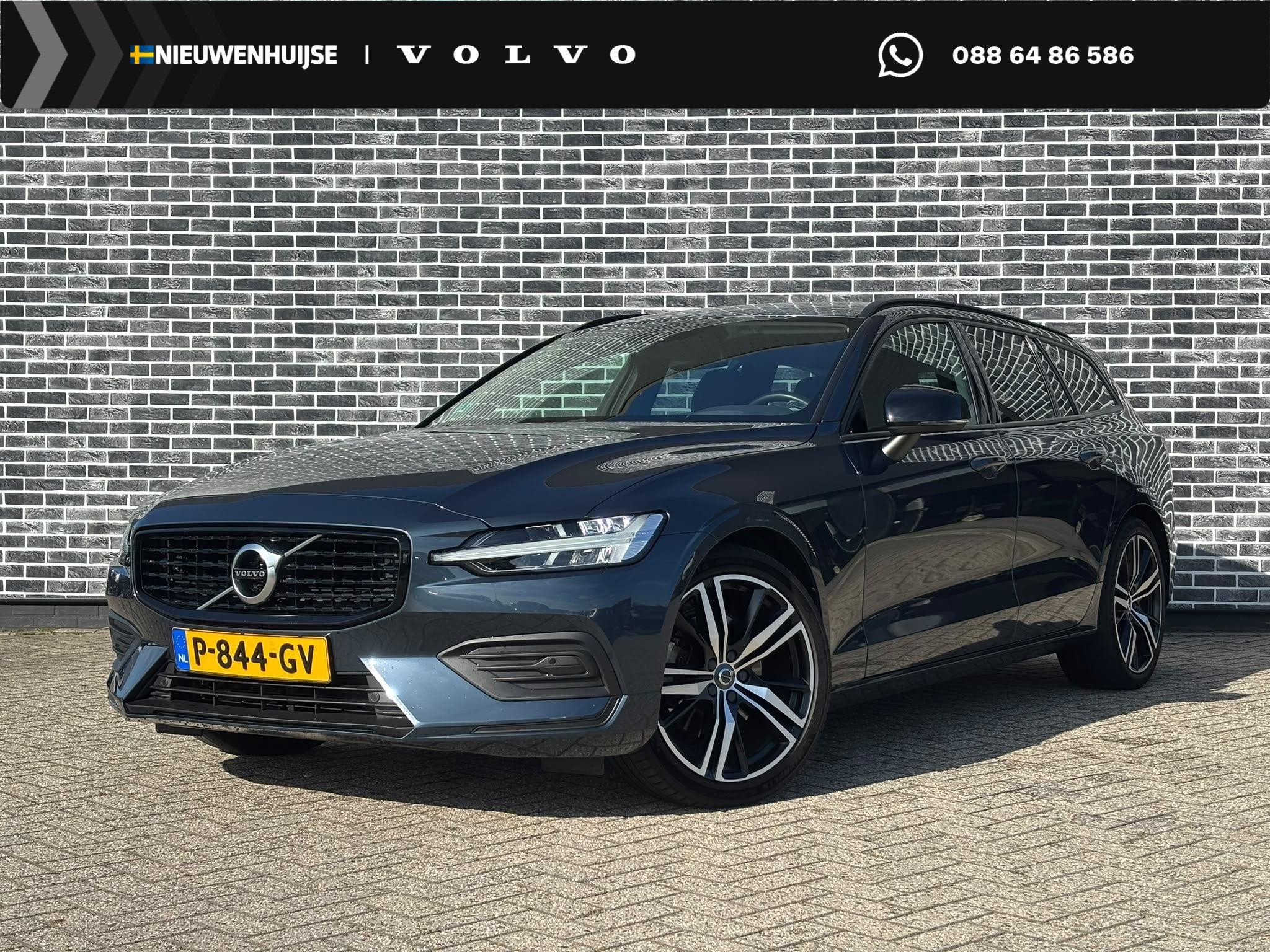 Volvo V60 2.0 B3 Momentum Advantage | Trekhaak | Achteruitri