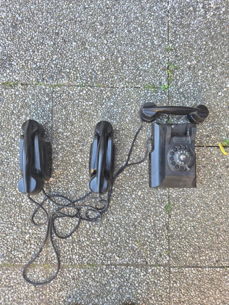 Bakelieten telefoons, Ophalen