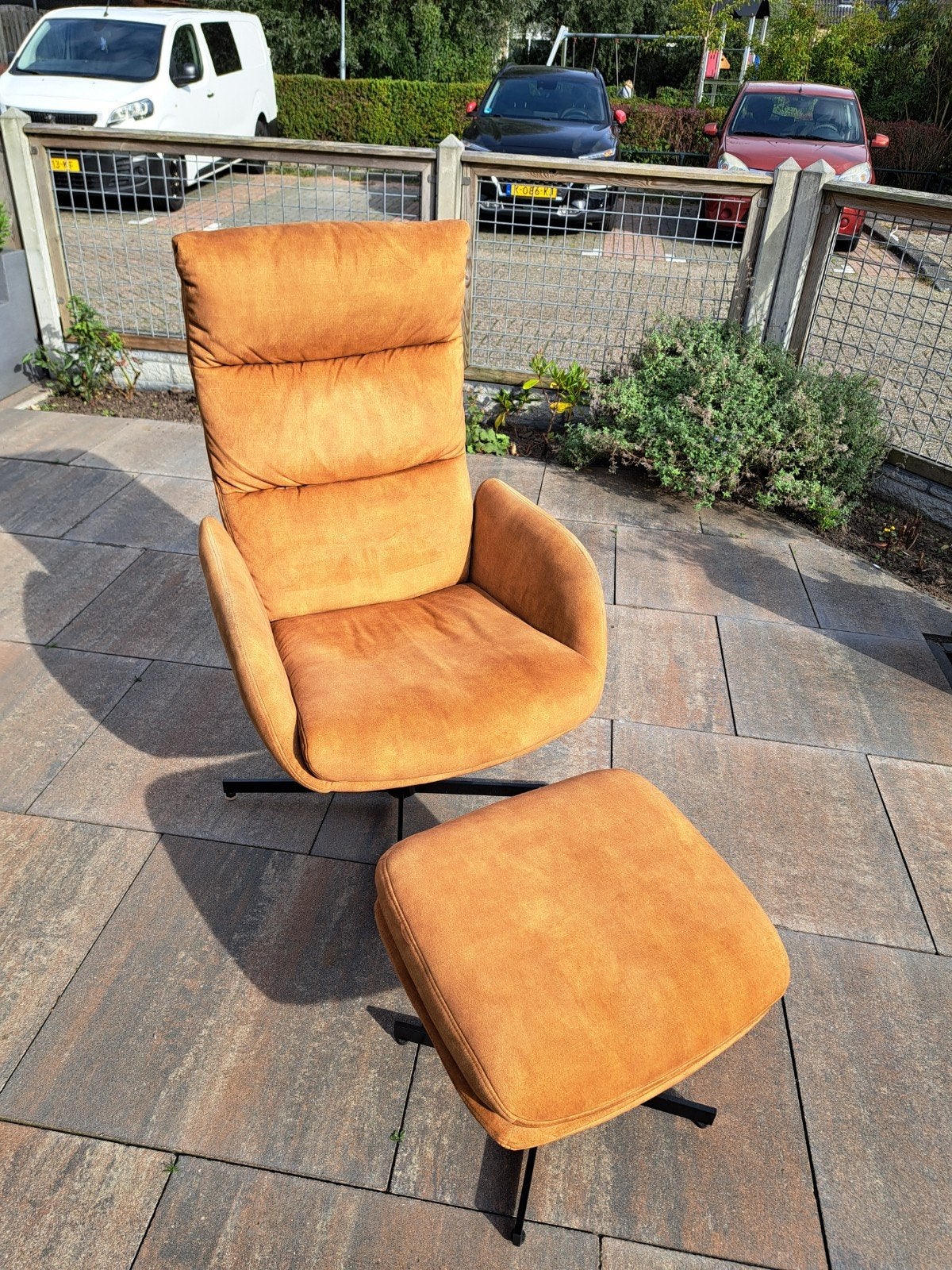 Comfortabele fauteuil met voetenbank, Ophalen, Modern, Comfortabel, Gebruikt, 75 tot 100 cm