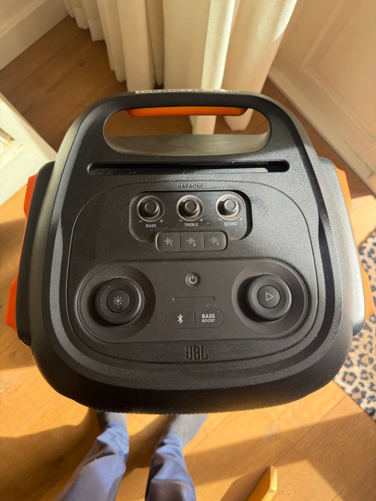 Foto 10 van JBL Partybox 710 met 2 draadloze microfoons