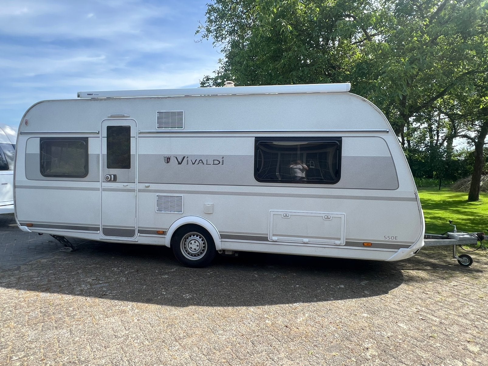 Tabbert Vivaldi 550 E Enkele Bedden, Mover en Cass Luifel, Schokbreker, Rondzit, Tabbert, Particulier