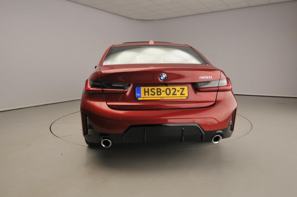BMW 3 Serie Sedan 320i | M-Sportpakket | LED | Leder | Navig, Automaat, 1998 cc, Gebruikt, 4 cilinders