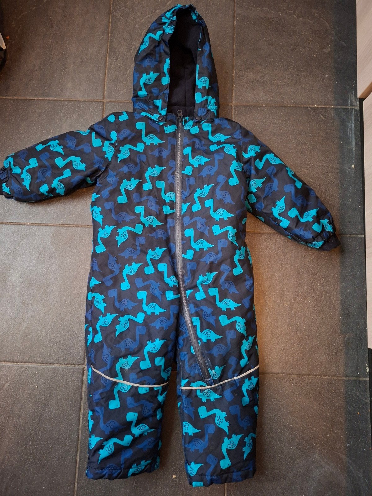 Sneeuwpak maat 86 92
In goede staat
Lekker duk en warm.

Oph, Ophalen of Verzenden