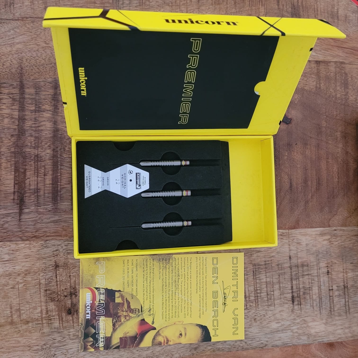 Unicorn Premier Dimitri Van den Bergh Darts 22 gram, Ophalen of Verzenden, Zo goed als nieuw, Pijlen