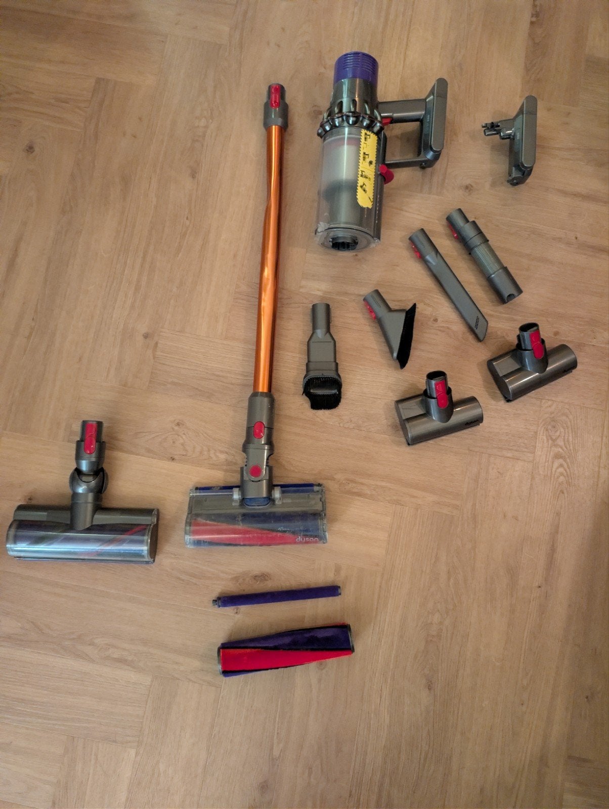 Dyson V10 Absolute - Defect voor onderdelen/klusser