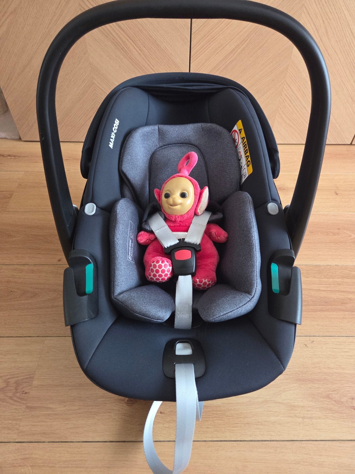 Maxi-Cosi Pebble 360 Essential Graphite, Ophalen, Zijbescherming, Zo goed als nieuw, Isofix