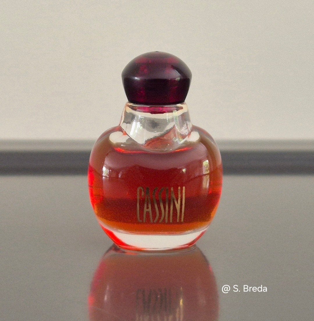 Oleg Cassini - Eau de Parfum miniatuur, Verzamelen, Parfumverzamelingen, Ophalen of Verzenden, Zo goed als nieuw, Miniatuur, Gevuld