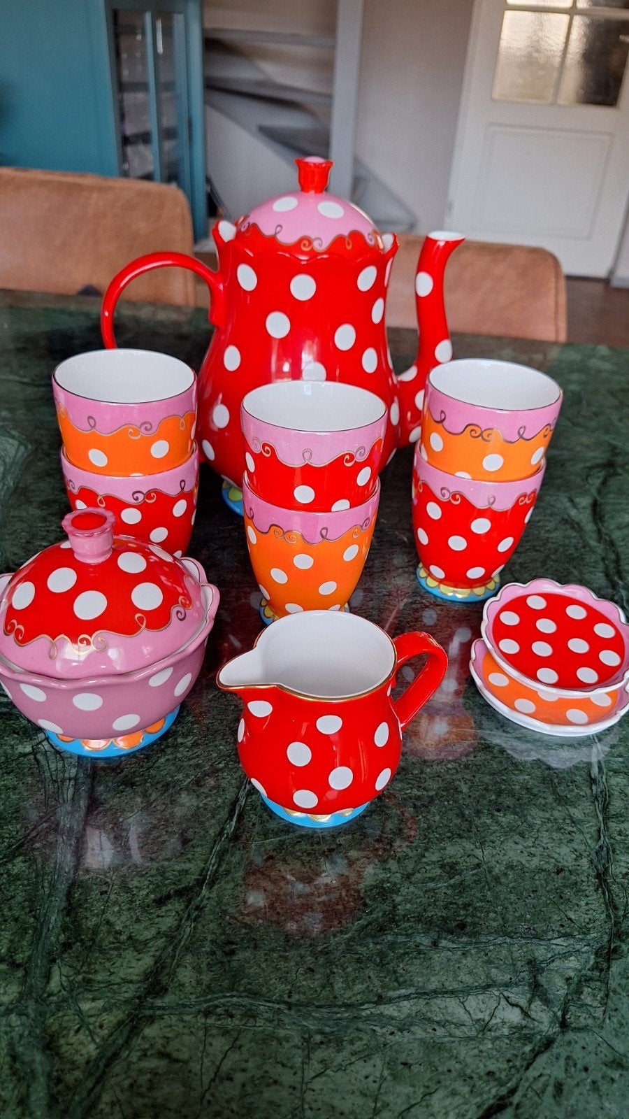 Oilily Servies: Theepot, Suikerpot, Melkkan en 6 kopjes/mok, Ophalen, Overige merken, Keramiek, Zo goed als nieuw