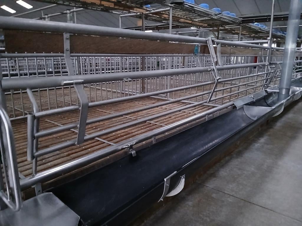 Kalverstal inrichting klaphekken rvs, Ophalen