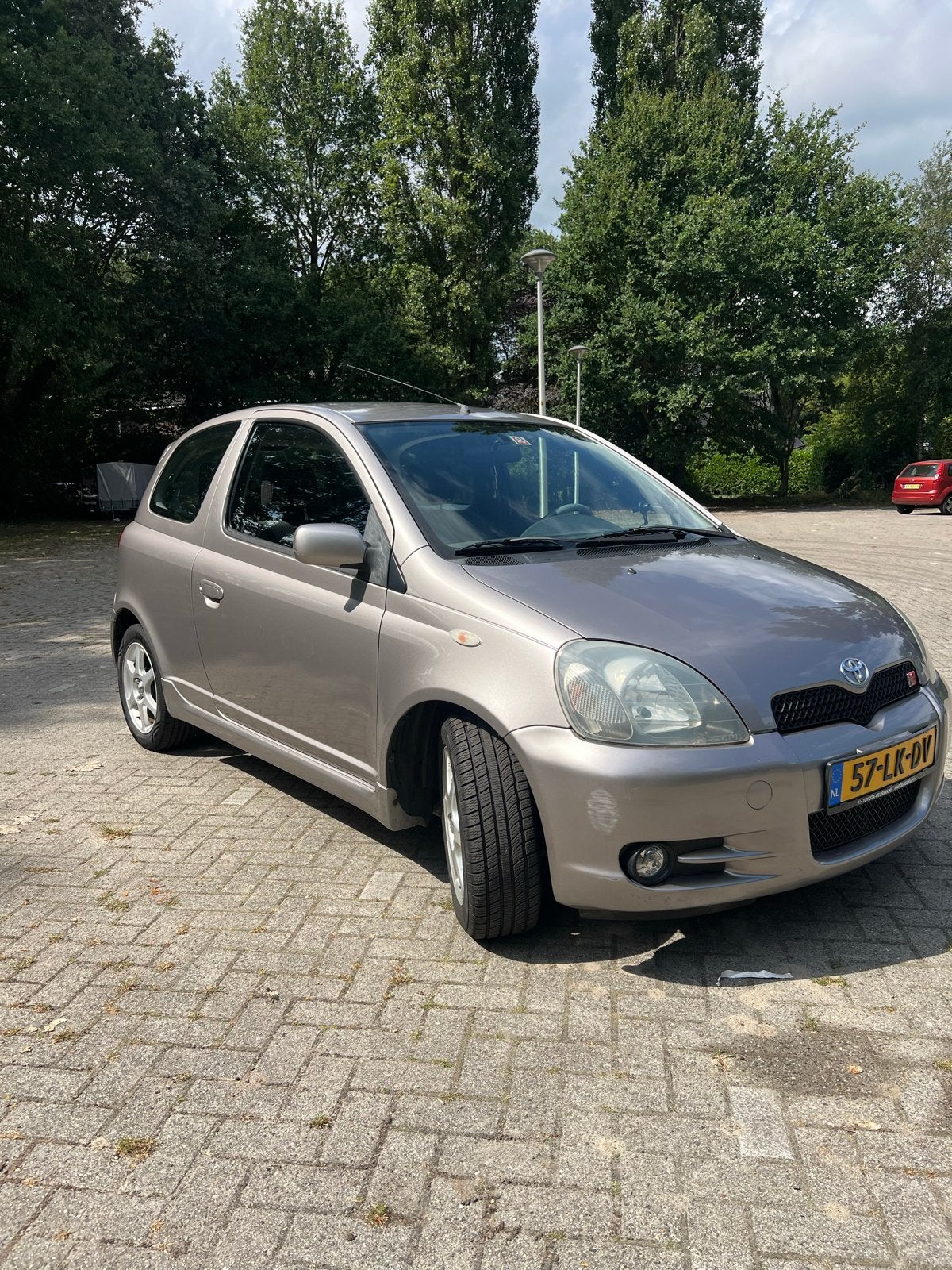 Toyota Yaris 1.5 16V Vvti 3DR T Sport 2003 Grijs, Voorwielaandrijving, 1497 cc, 31 €/maand, 4 cilinders