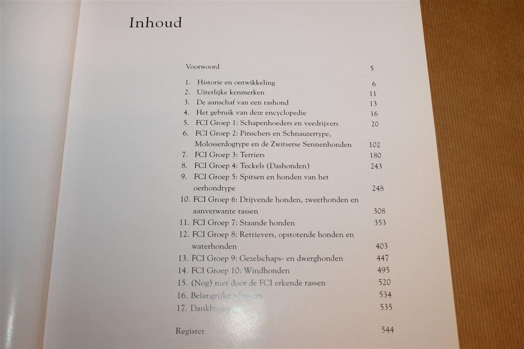 De Grote Honden Encyclopedie — Esther Verhoef + SO, Ophalen of Verzenden, Gelezen, Honden