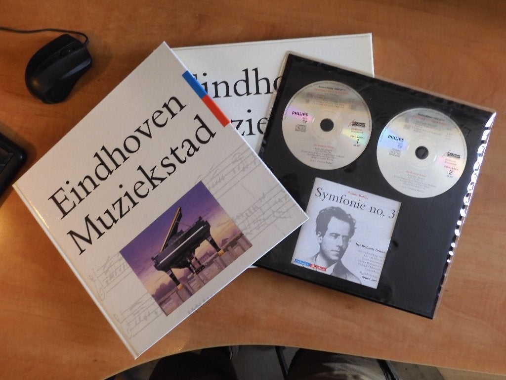 Eindhoven muziekstad Muziekgebouw Frits Philips * met cd's *, Boeken, Ophalen of Verzenden, 20e eeuw of later, Gelezen