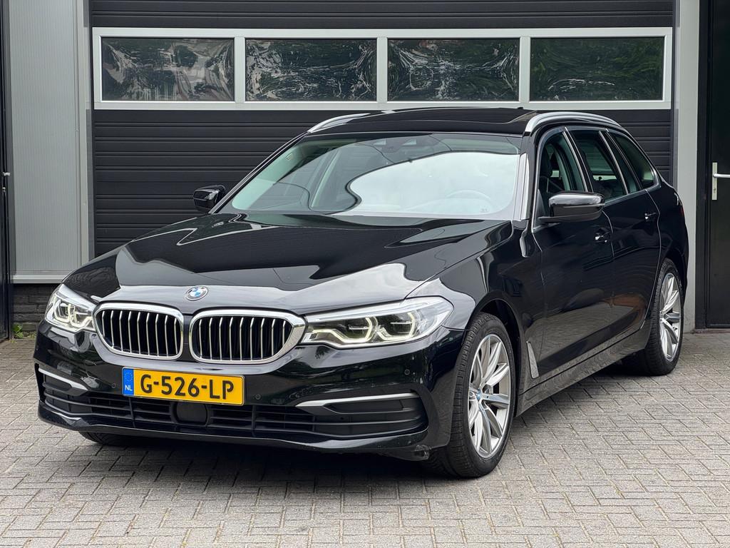 BMW 5-serie Touring 540i xDrive High Executive HUD, Pano, Na, Auto's, BMW, Automaat, Gebruikt, Euro 6, 2000 kg