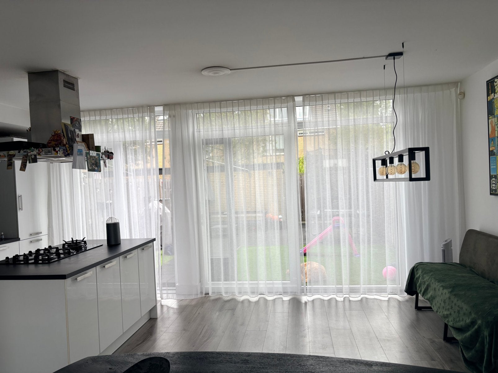 Te koop gordijnen en rails, Ophalen, Zo goed als nieuw