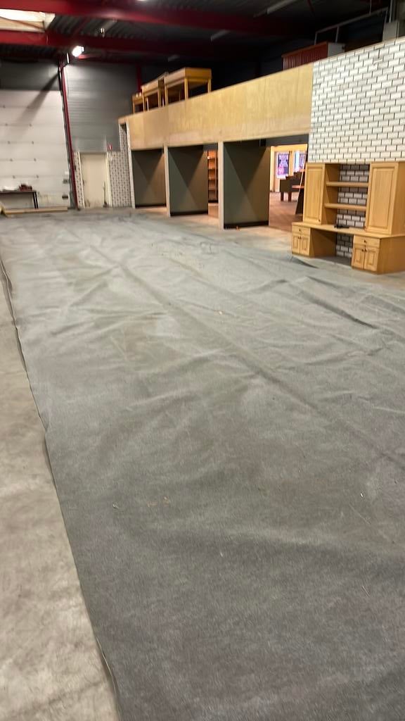 Gratis Grijze vloerbedekking veel m2, Ophalen, 75 m² of meer, Zo goed als nieuw, Grijs