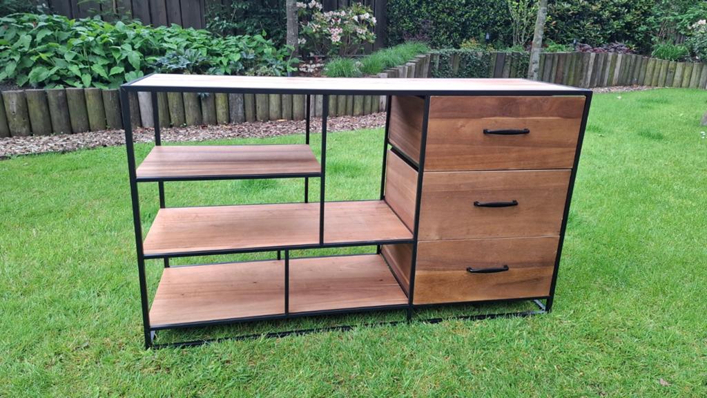 Dressoir Charlie Xenos. Industrieel. Nieuwstaat, Met plank(en), 100 tot 150 cm, Zo goed als nieuw, Industrieel