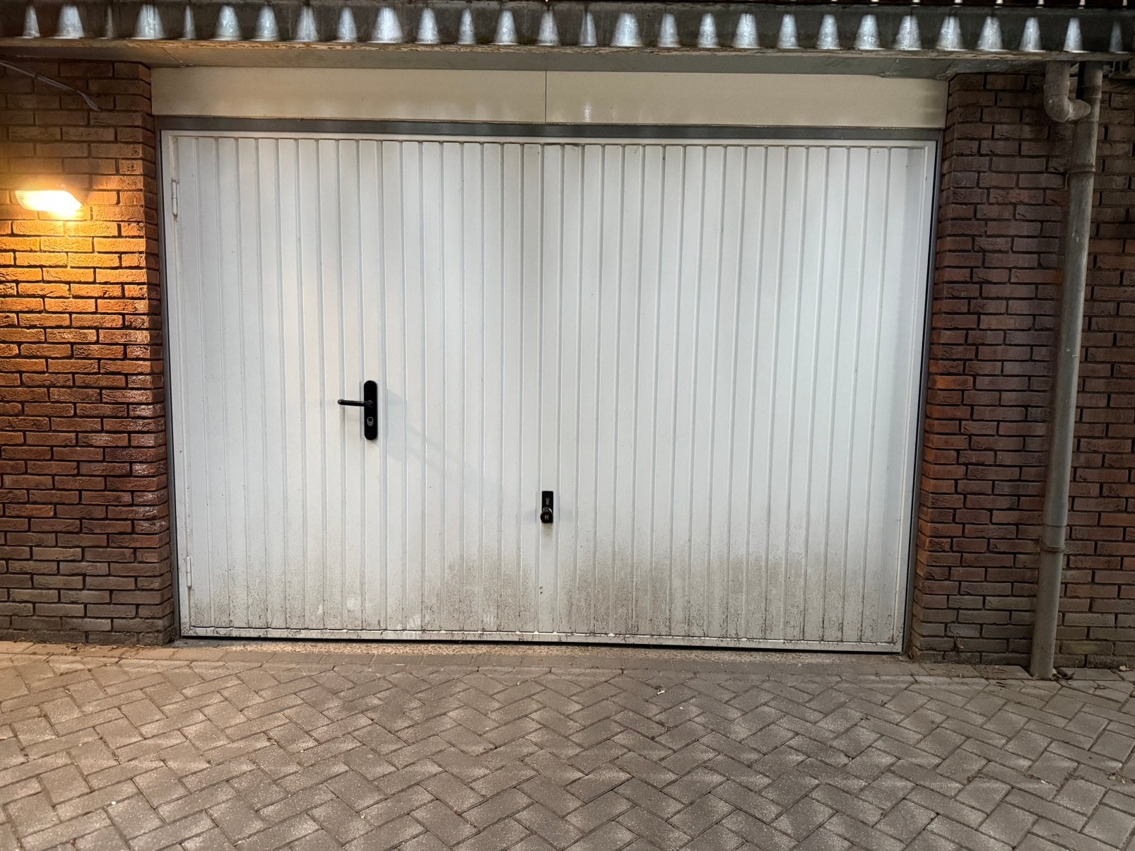 Garagedeur 325 bij 225 met deur, Ophalen, Gebruikt, Garagedeur, 120 cm of meer