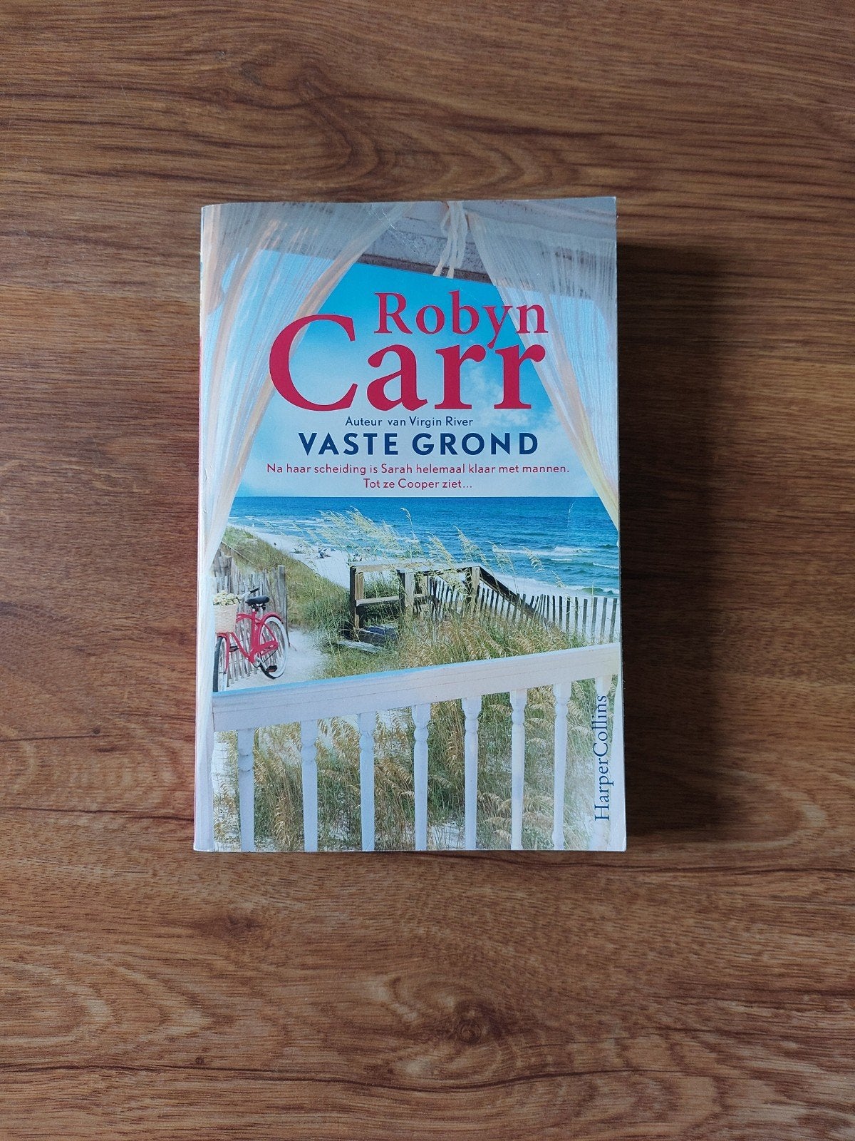 Roman • Robyn Carr - Vaste grond, Boeken, Ophalen of Verzenden, Zo goed als nieuw, Robyn Carr