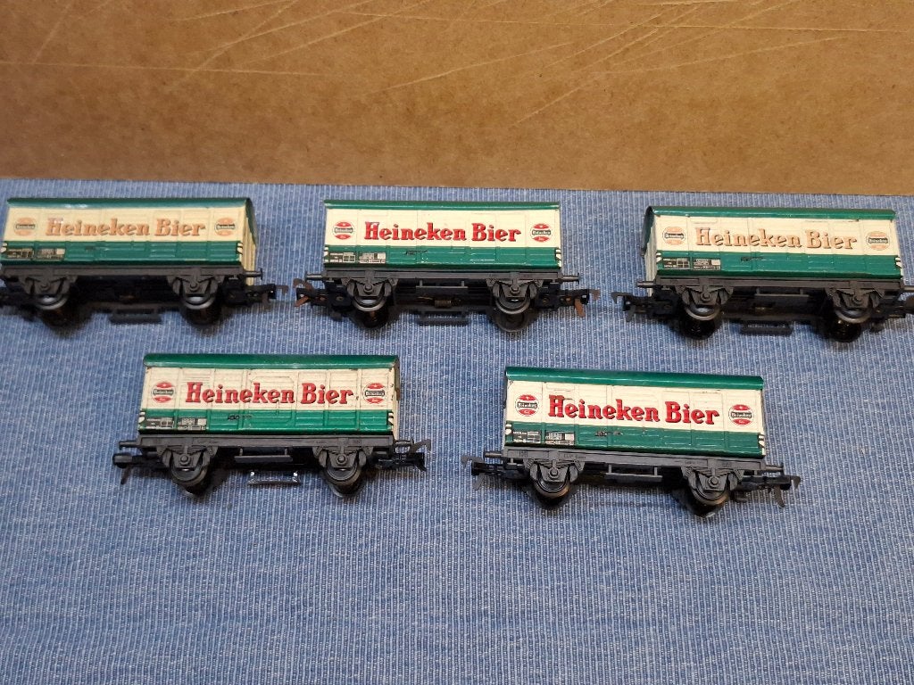 FLEISCHMANN  5 X  HEINEKEN WAGONS, Gebruikt, Gelijkstroom, Fleischmann, Wagon