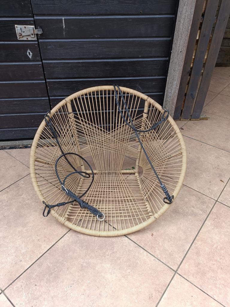 Hangstoel Rotan/Riet - Comfortabel en Stijlvol, Ophalen, Gebruikt