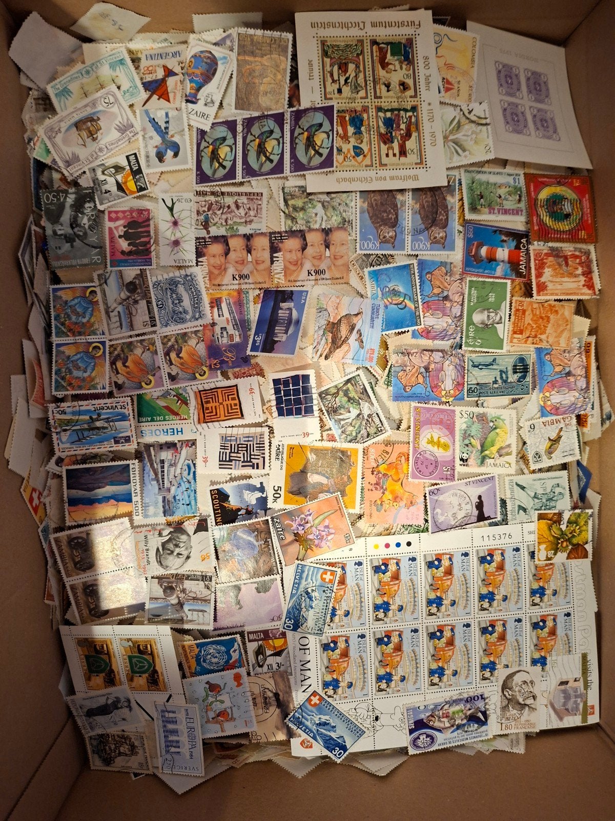 TOP Doos WERELDZEGELS  OFF PAPER., Ophalen of Verzenden, Buitenland