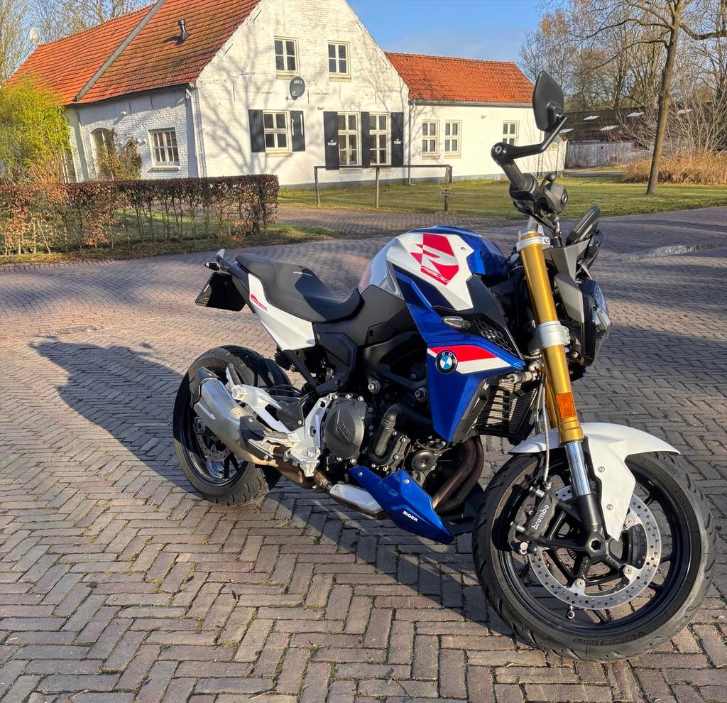BMW F900R ‘24 - 9100km - Comfort pakket - Active pakket, Motorrijbewijs A, Particulier, Meer dan 35 kW, Handvatverwarming