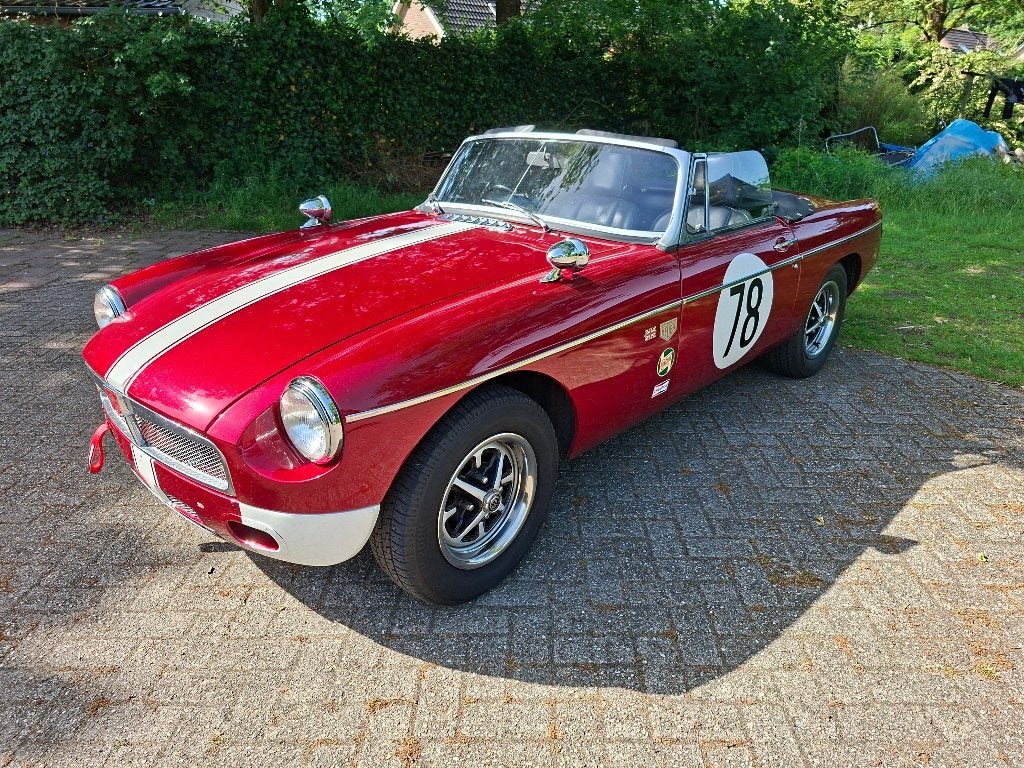 MG-B  1,8  1978, Auto's, MG, Particulier, B, Metallic lak, Benzine, Cabriolet, Handgeschakeld, Geïmporteerd, Rood, Zwart, Kunstmatig leder