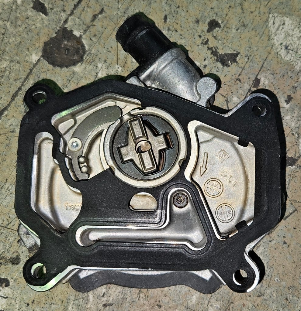 Vacuumpomp Mercedes-Benz W205 C180 2016, Ophalen of Verzenden