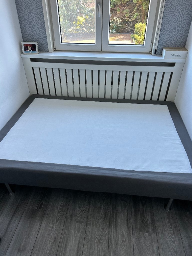 Engerdal IKEA boxspring, Huis en Inrichting, Slaapkamer | Boxsprings, Ophalen, Tweepersoons, 140 cm, Zo goed als nieuw